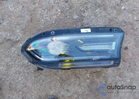 2015 Dodge Charger Sxt z USA, uszkodzony, nr VIN 2C3CDXHG8FH832271